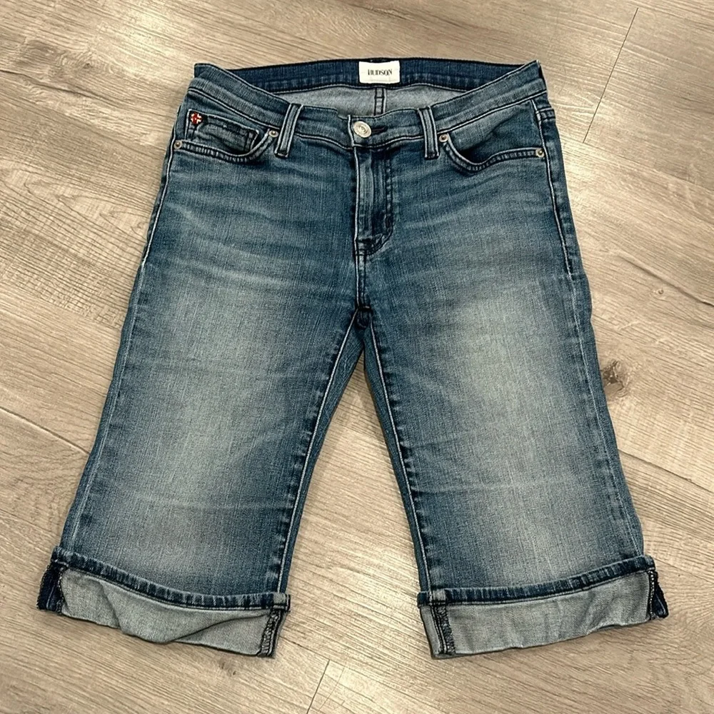 HUDSON | Amelia Rolled Cuffed Knee Short Bermuda Denim Jeans